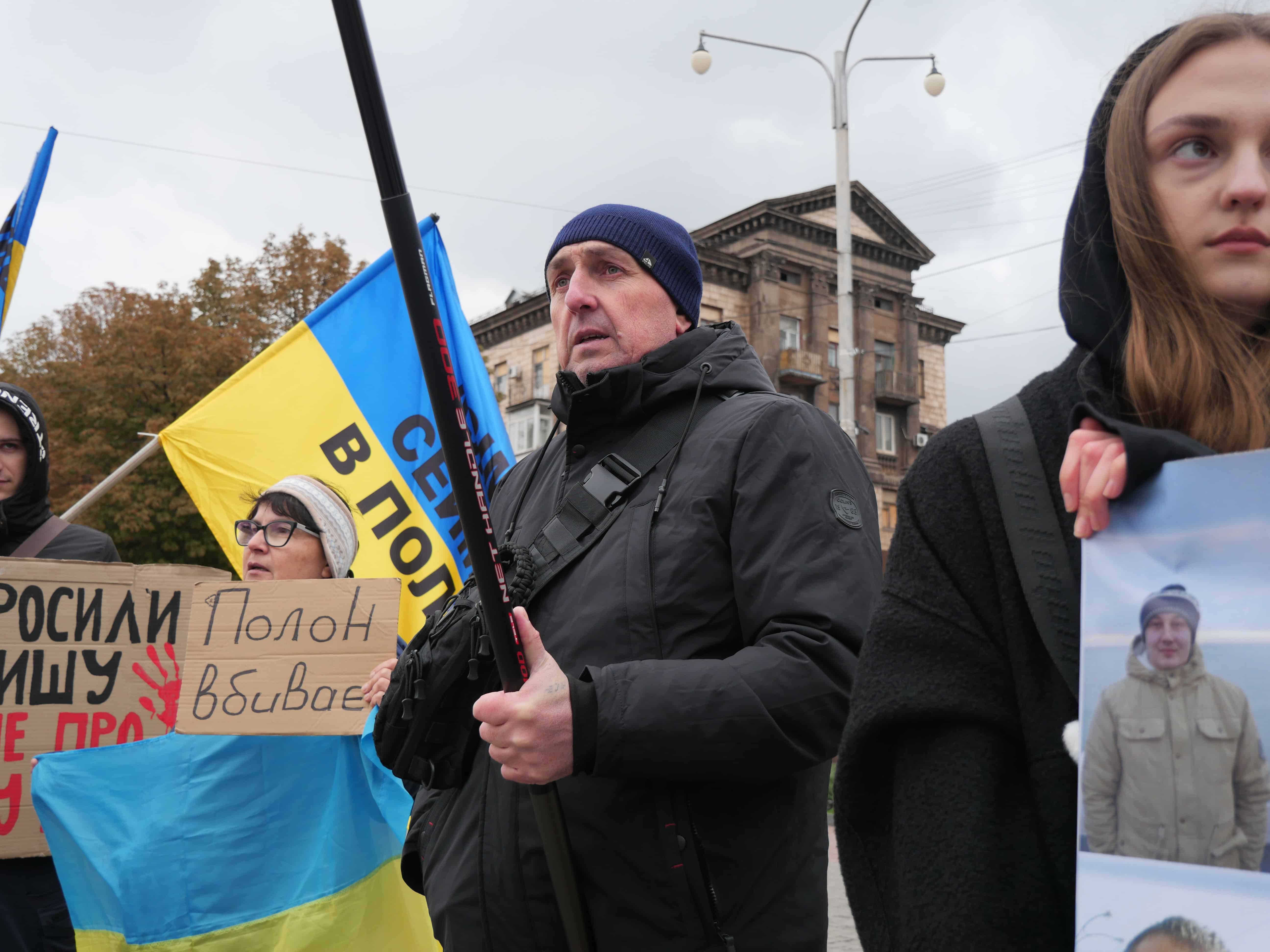 Волю всім полоненим: в Запоріжжі відбулась акція на підтримку полонених – ФОТОРЕПОРТАЖ