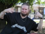 «Clean & Dance»: як небайдужі запоріжці прибирали у сквері Тарасова під музику