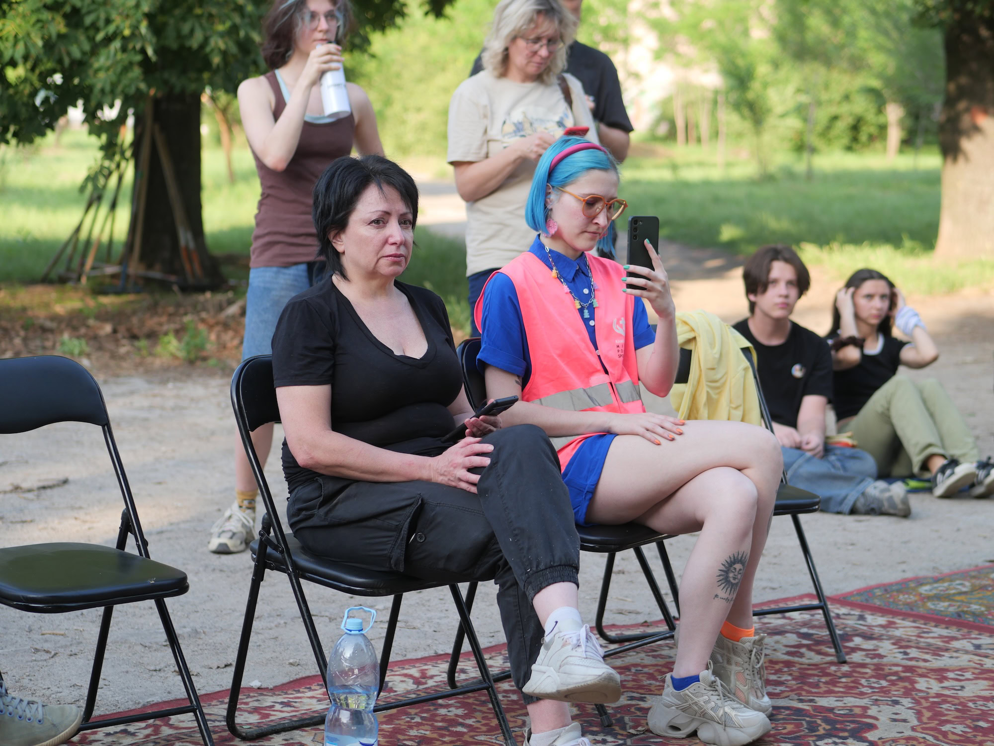 «Clean & Dance»: як небайдужі запоріжці прибирали у сквері Тарасова під музику
