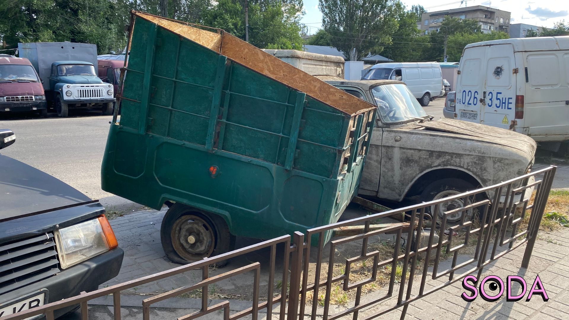 Поржавіла нерухомість: що робити з покинутими авто в Запоріжжі та як це питання вирішують в іншим містах