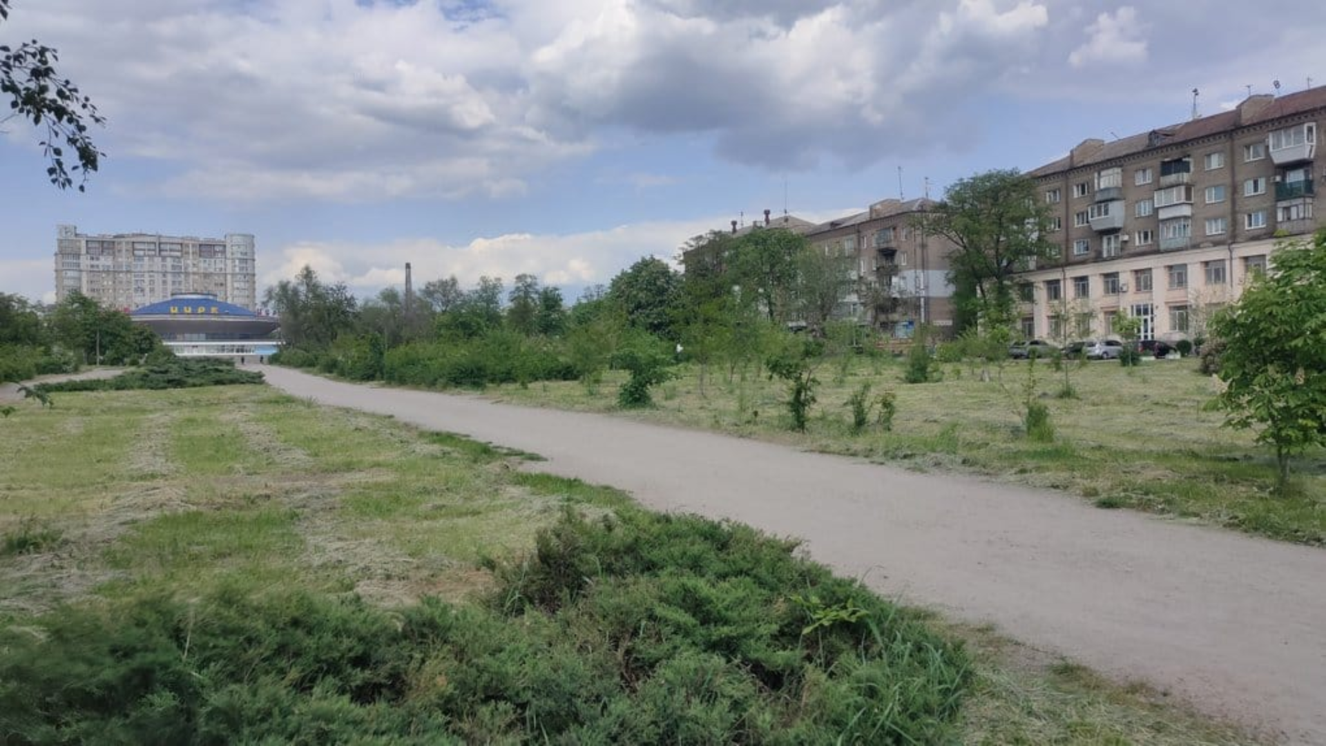 Суд щодо перейменування скверу Тарасова: Держгеокадастр не зміг встановити межі скверу