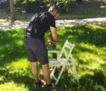З користю для міста і природи: екоактивісти встановили меблі з перероблених матеріалів у дворі Молодіжного центру