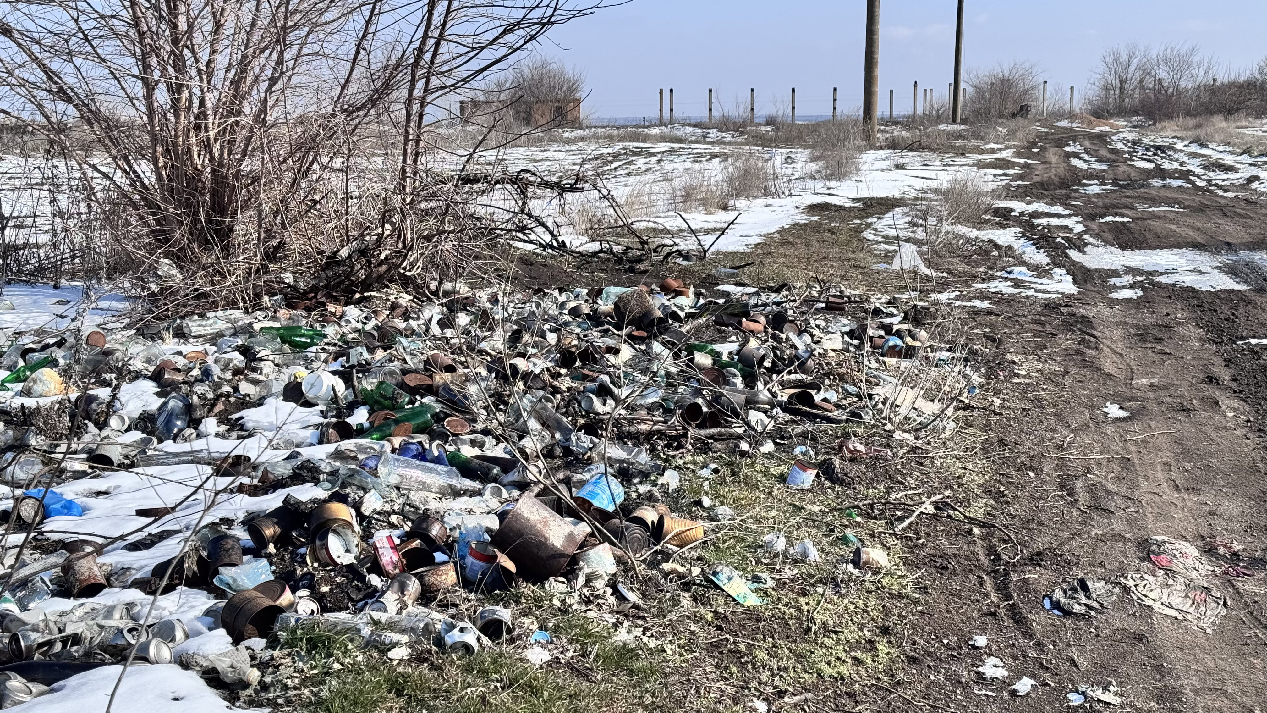 Узаконене сміття: як у Тернуватській громаді смітники біля водойм і полів стали «тимчасовими майданчиками»
