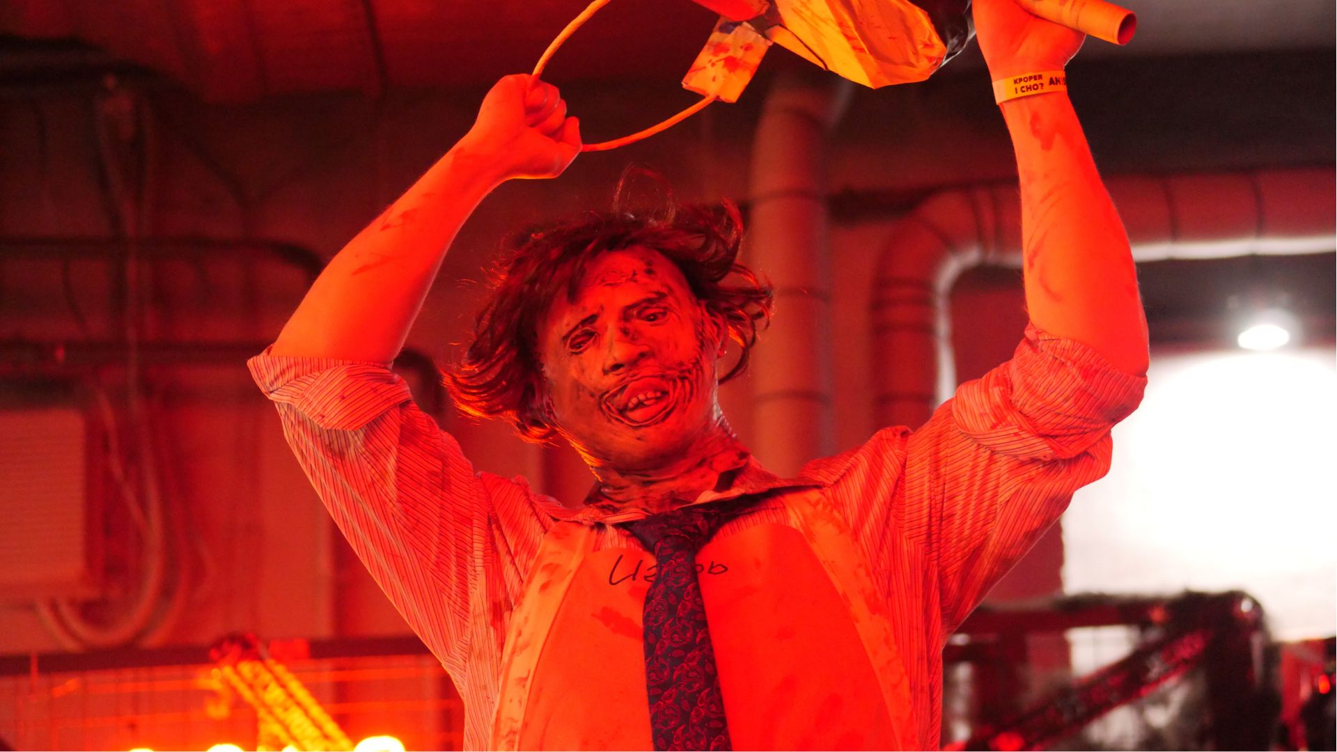 Костюми, аніме та техно: як Запоріжжя відсвяткувало Геловін