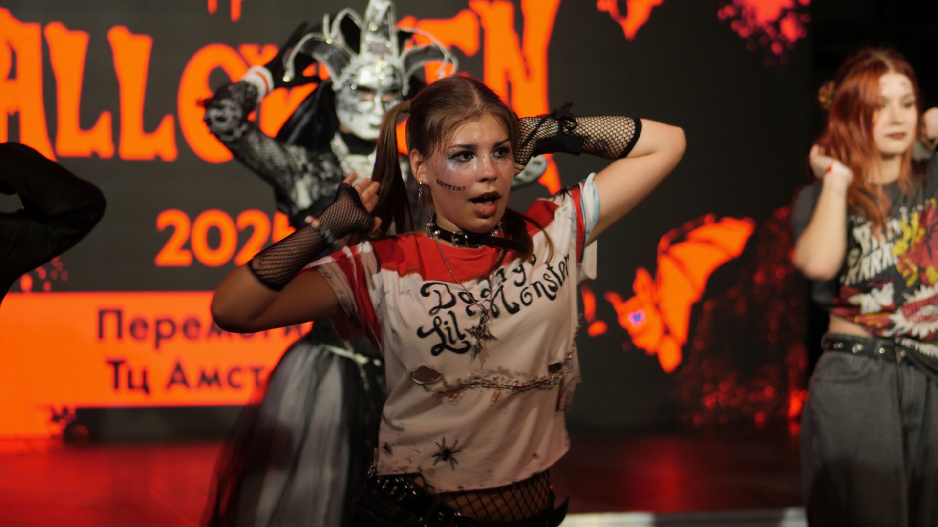 Костюми, аніме та техно: як Запоріжжя відсвяткувало Геловін