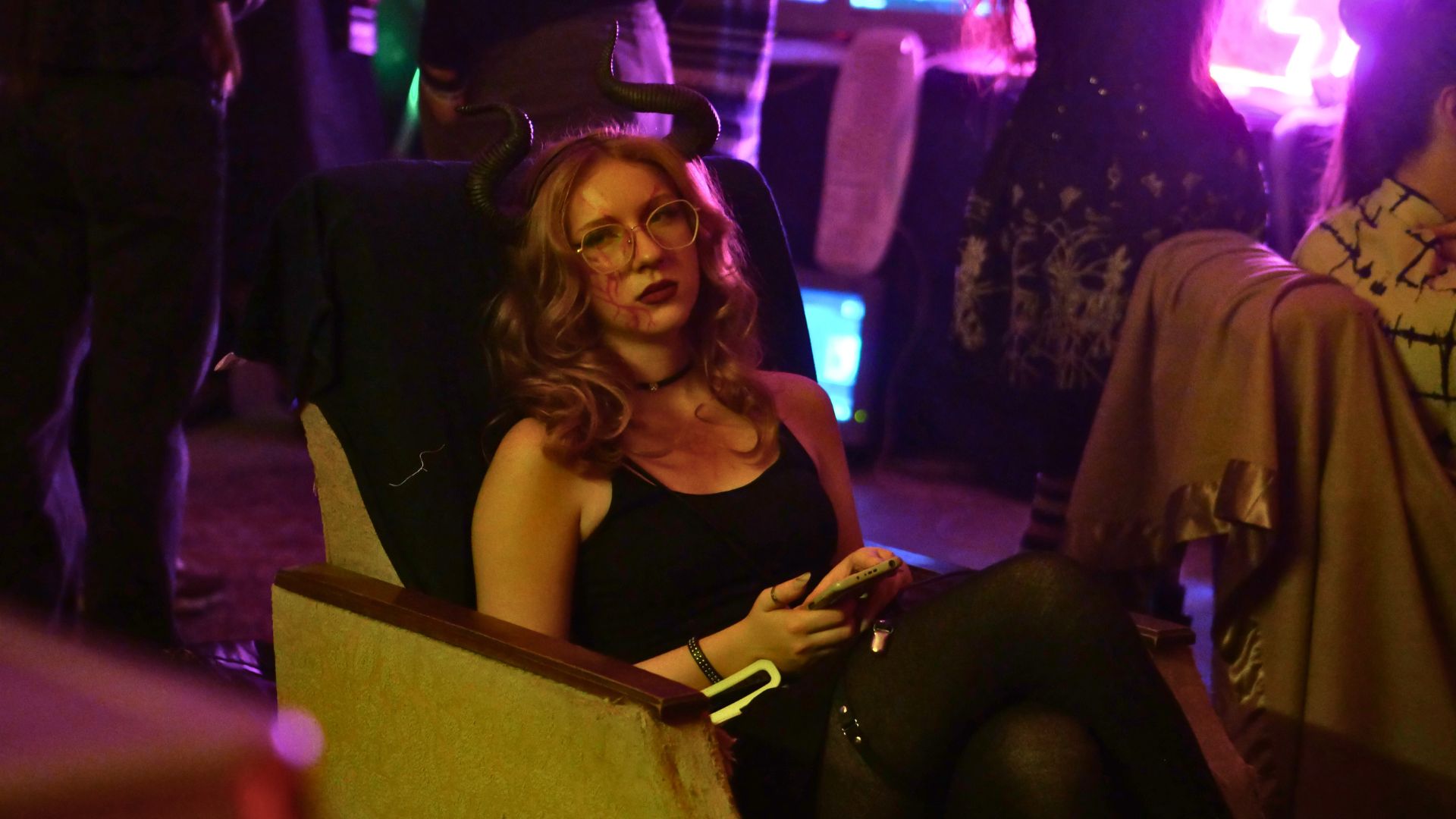 Костюми, аніме та техно: як Запоріжжя відсвяткувало Геловін