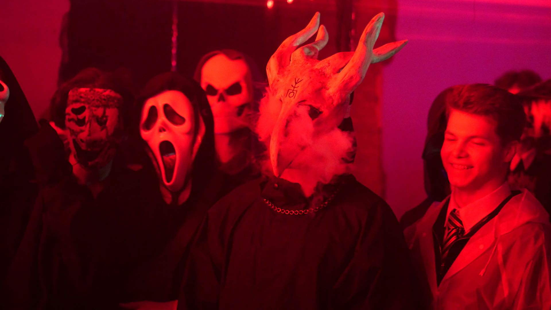 Костюми, аніме та техно: як Запоріжжя відсвяткувало Геловін