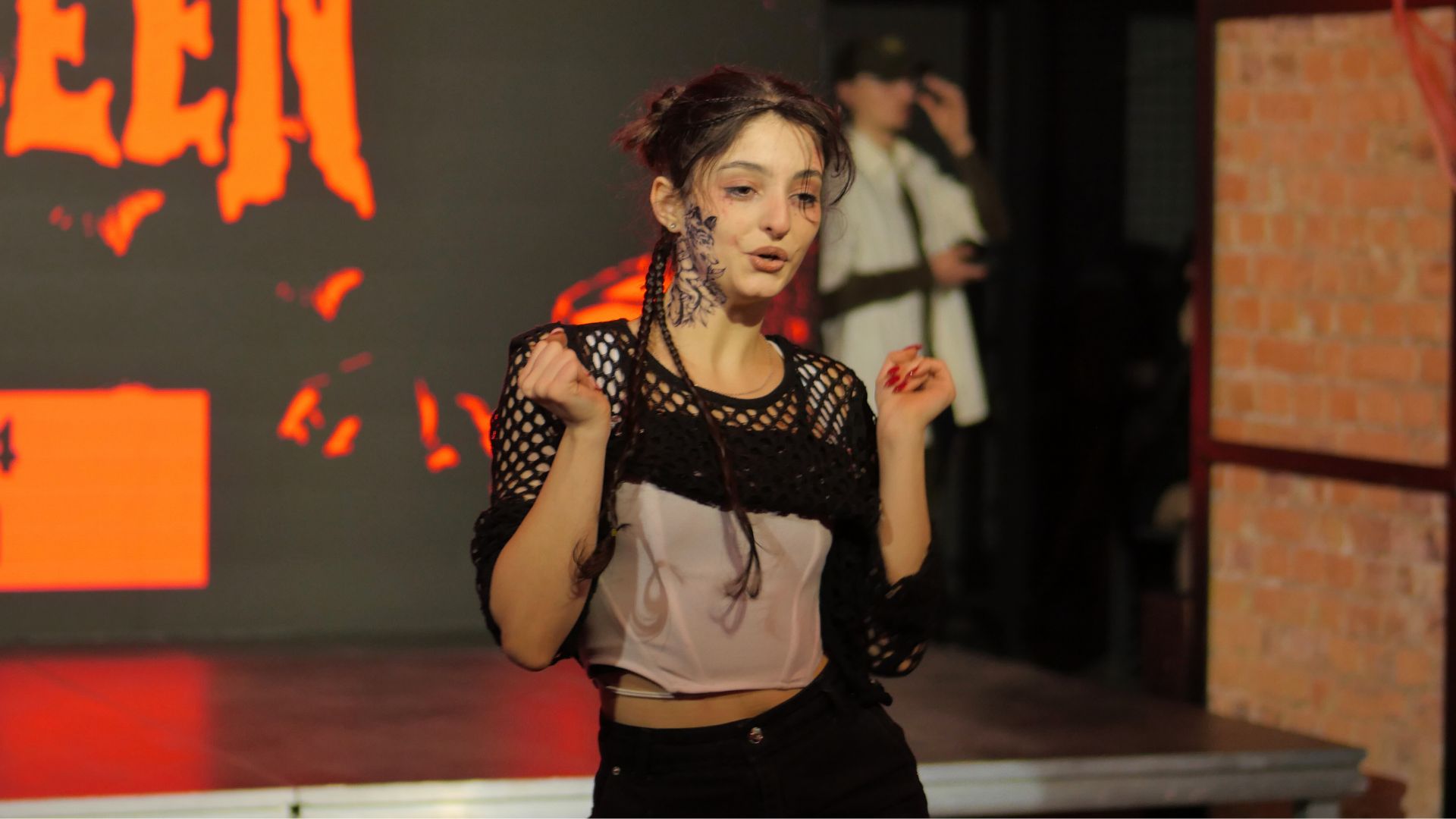 Костюми, аніме та техно: як Запоріжжя відсвяткувало Геловін